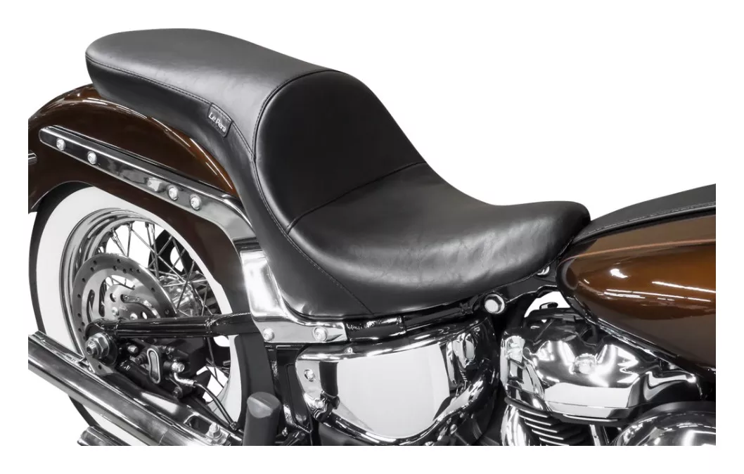 Le Pera Maverick Smooth Seat For Harley Softail FXLR / FLSB 2018-2026