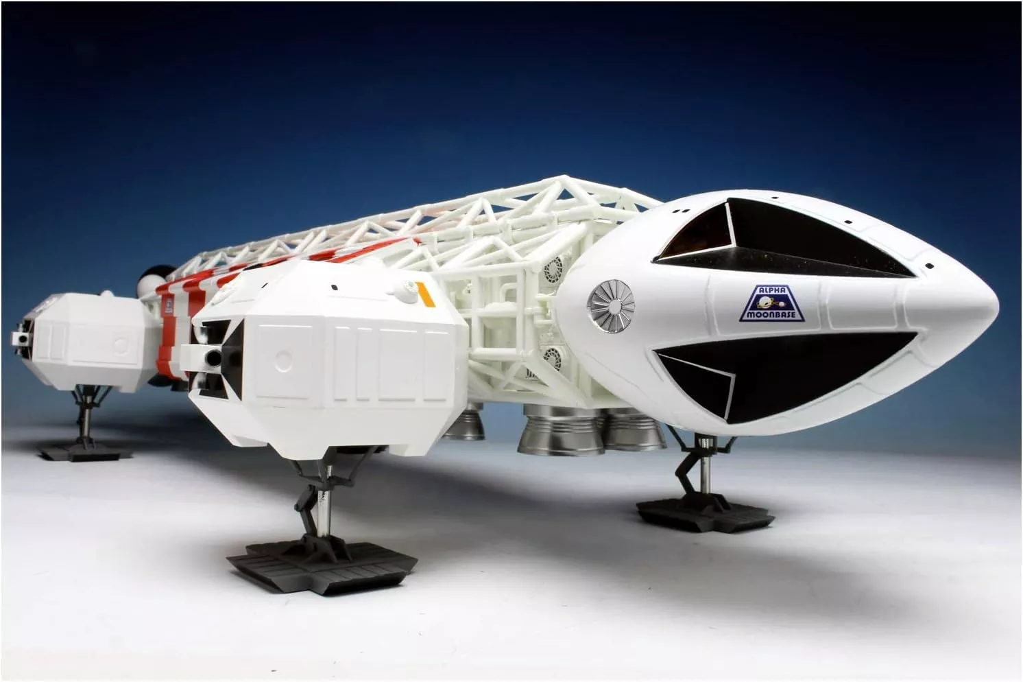 MPC Space: 1999 "Eagle Transporter" Space Ship Based on the Gerry Anderson Show "Space: 1999" (1:48 Scale Model Kit)