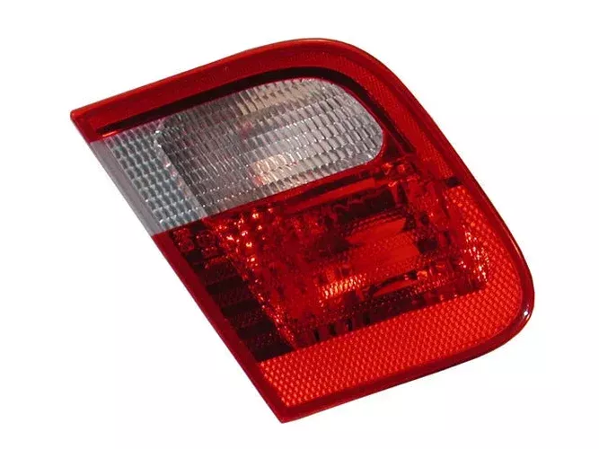 Ulo Taillight 146826010 fits 1999-2002 BMW 323i / 2001-2002 BMW 325i / 1999-2002 BMW 325xi / 1999-2001 BMW 328i / 2001 BMW 330i / 2001-2002 BMW 330xi